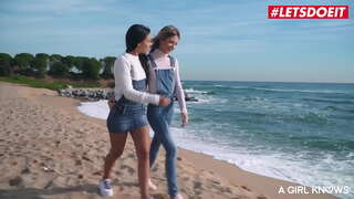 LETSDOEIT - #Apolonia Lapiedra - Σέξι Κορίτσια τρελαίνονται Για το Νέο Τους Σπίτι