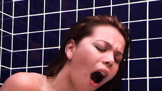 I roto i te Pati, ka Ui Ia mo te Ure i roto i te Kaihe!!!